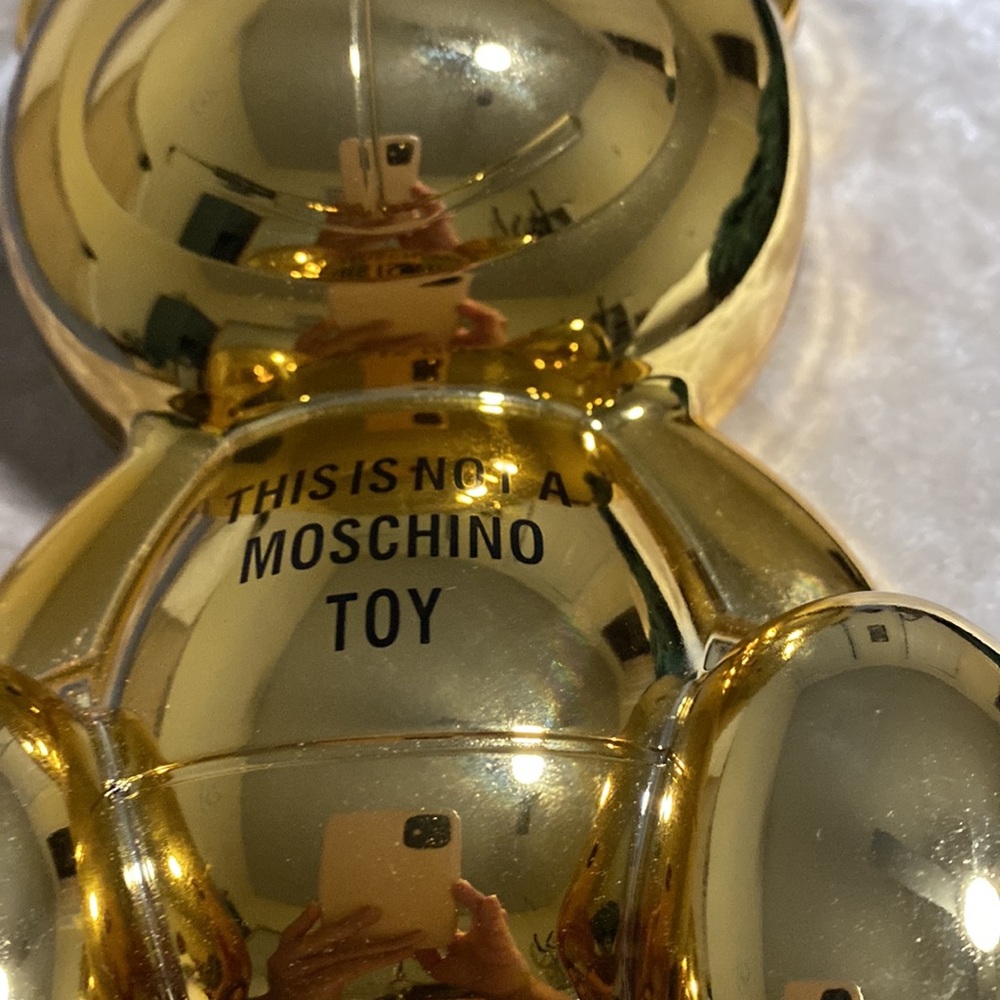 Moschino Bear Eyeshadow Palette - Multi-Color
Limited edition- rare find